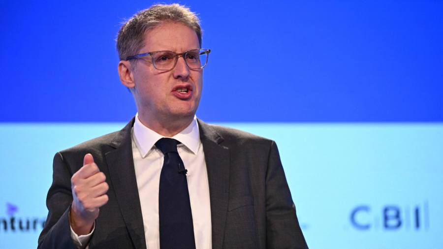 CBI avverte che il Regno Unito sta per cadere in una recessione lunga un anno