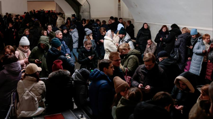 La Russia lancia una raffica di missili contro le reti elettriche e idriche dell'Ucraina