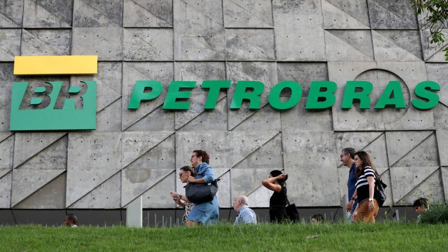 L'amministratore delegato di Petrobras se ne va mentre Lula si prepara a entrare in carica in Brasile