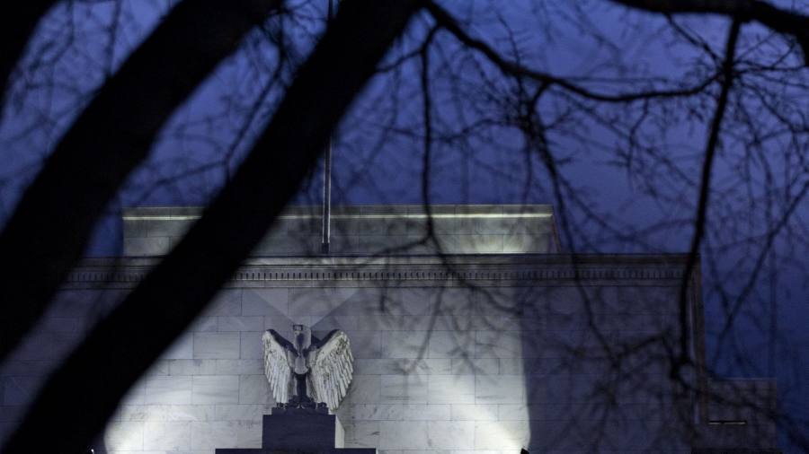 Le azioni statunitensi salgono in rialzo in vista delle decisioni sui tassi della banca centrale