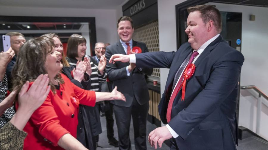 Il partito laburista britannico ottiene una vittoria suppletiva a Greater Manchester