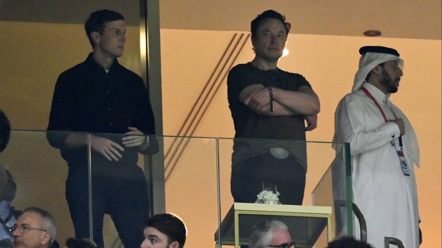 Musk chiede agli utenti di Twitter se dovrebbe dimettersi dalla carica di CEO