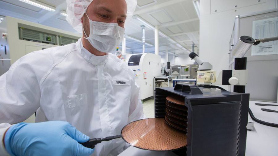 Le case automobilistiche subiranno carenze di chip almeno fino alla fine del 2023