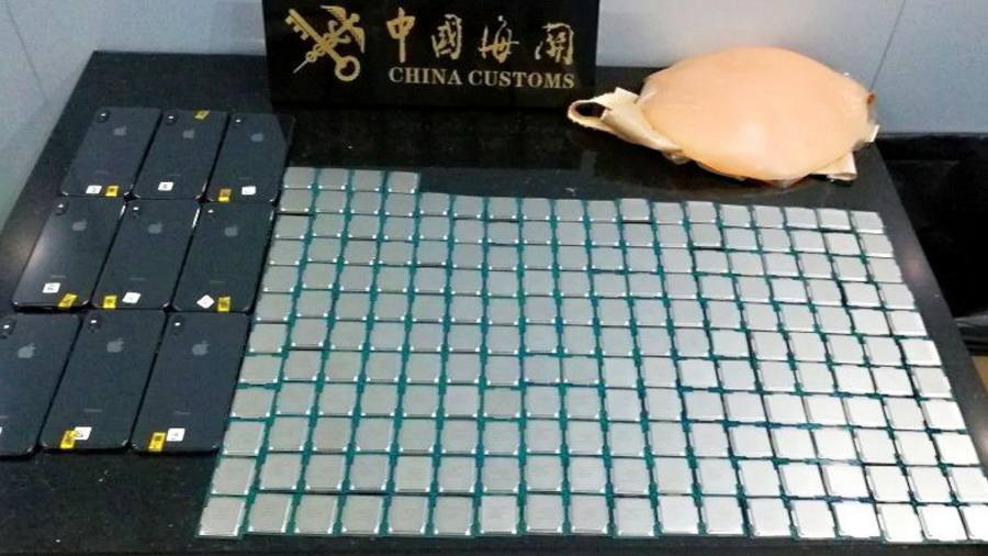 Un finto pancione mostra i limiti delle sanzioni statunitensi contro la Cina