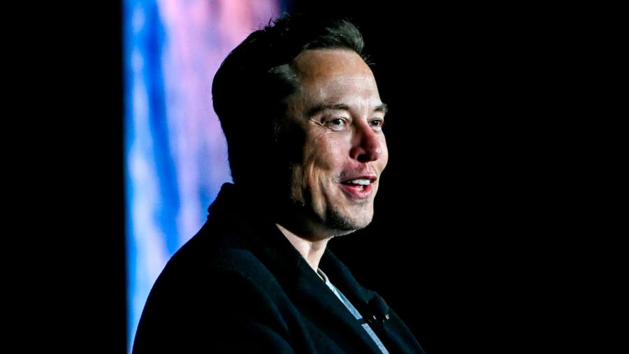 Elon Musk incolpa i tagli ai costi su Twitter per "flusso di cassa negativo di $ 3 miliardi"