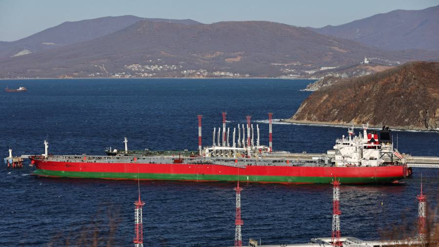 Un quarto delle spedizioni di greggio russo a dicembre ha utilizzato l'assicurazione occidentale