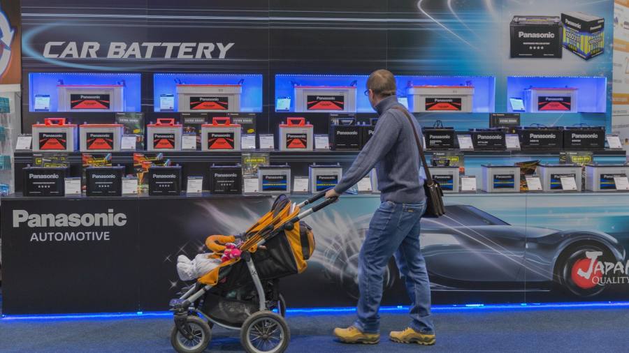 Il fornitore di Tesla, Panasonic, cerca di bilanciare i mercati statunitense e cinese nella guerra tecnologica