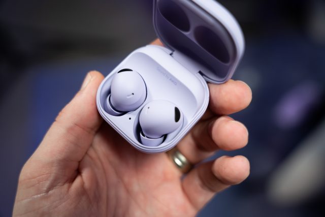 DEAL: Get the Samsung Galaxy Buds 2 Pro on discount right now
