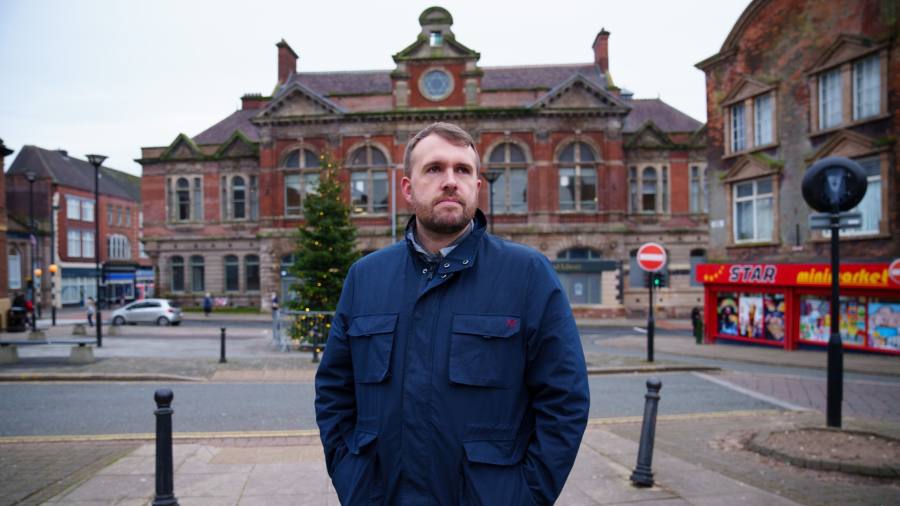 "Siamo in pericolo": i parlamentari conservatori britannici temono di perdere i seggi chiave del "muro rosso".