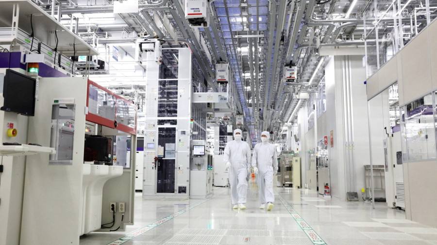 I profitti di Samsung sono diminuiti del 69% a causa del crollo della domanda di semiconduttori