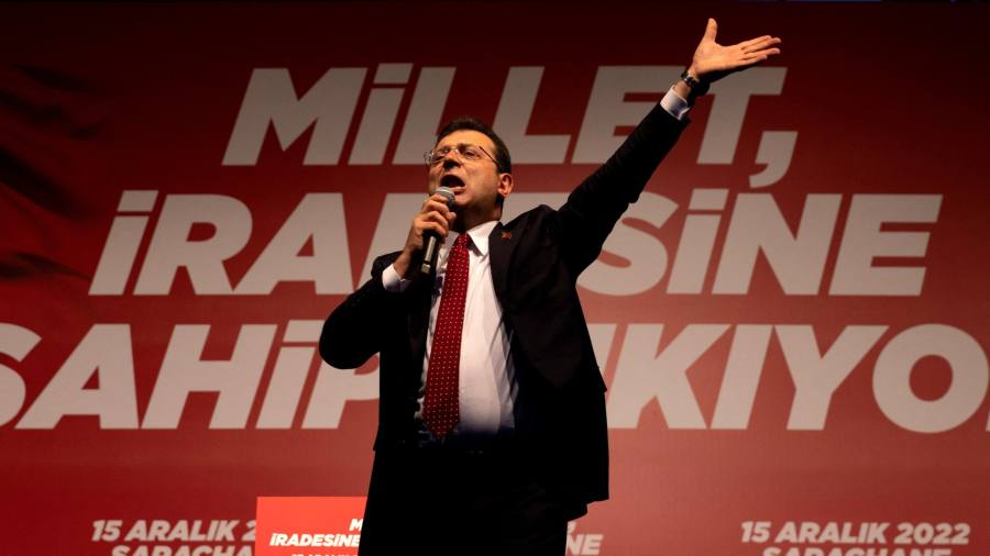 Il divieto politico è "un'ascia per la democrazia", ​​afferma il leader dell'opposizione turca