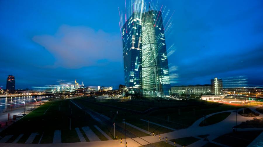 L'indice azionario FTSE 100 del Regno Unito si avvicina al picco record