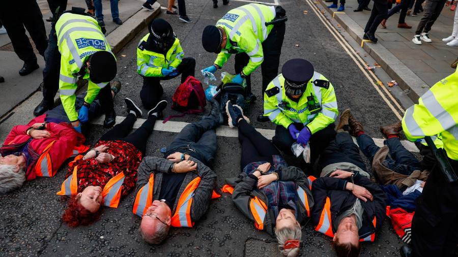 Regno Unito per inasprire le misure anti-protesta, nonostante le critiche dei gruppi per i diritti