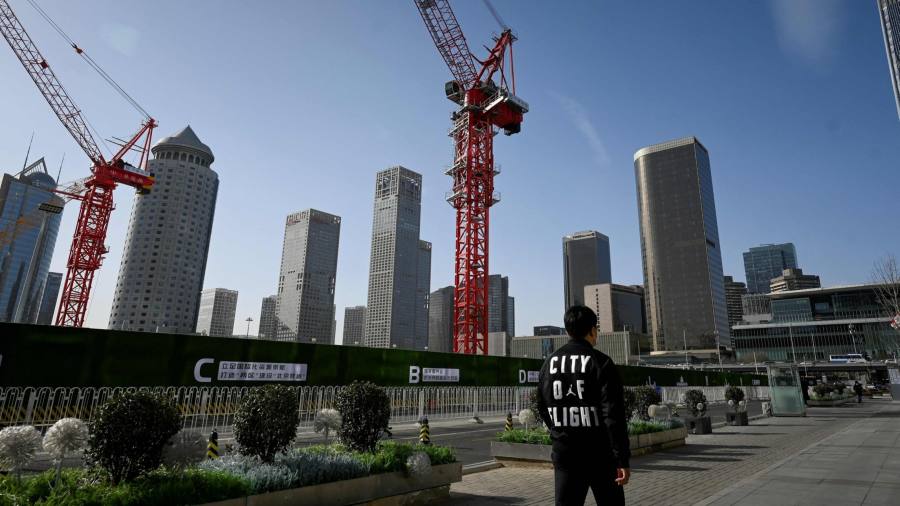 Le azioni europee vacillano mentre gli investitori digeriscono i dati contrastanti sulla crescita della Cina