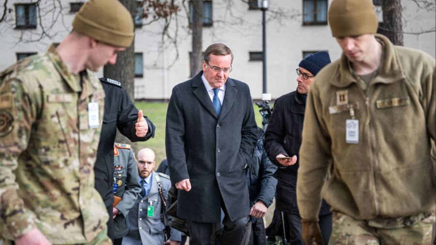 La Germania sfida le pressioni degli alleati per inviare carri armati in Ucraina