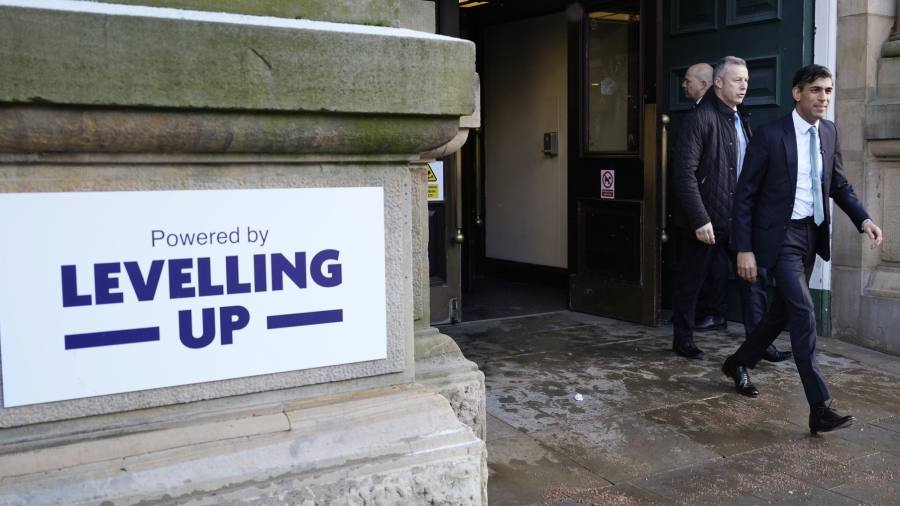 Rishi Sunak accetta di pagare una multa per non aver indossato la cintura di sicurezza