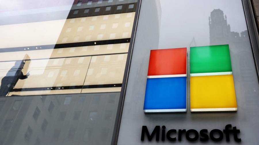 Microsoft dà prospettive pessimistiche dopo i segnali di una minore domanda di cloud