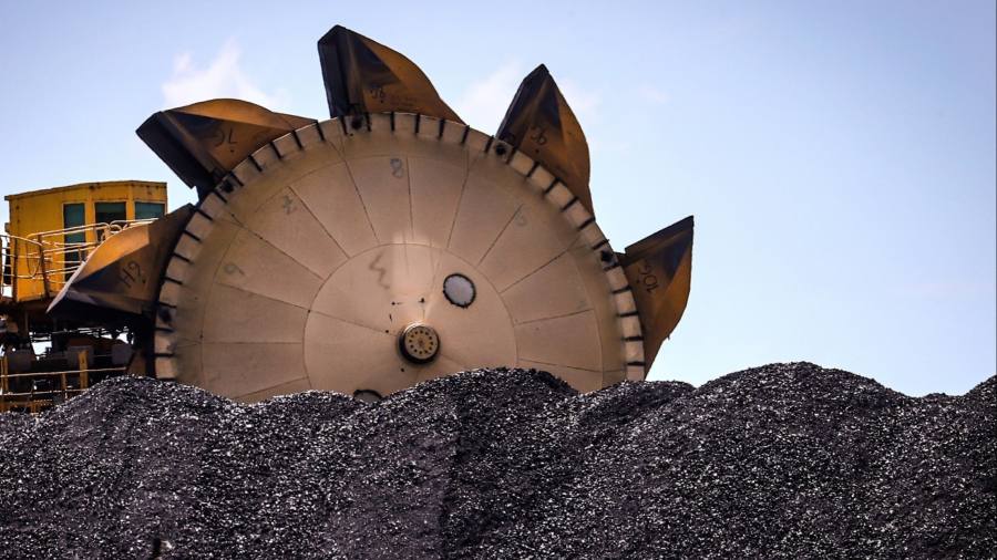 I costi del commercio di materie prime aumentano mentre l'industria cerca fino a $ 500 miliardi di finanziamenti extra