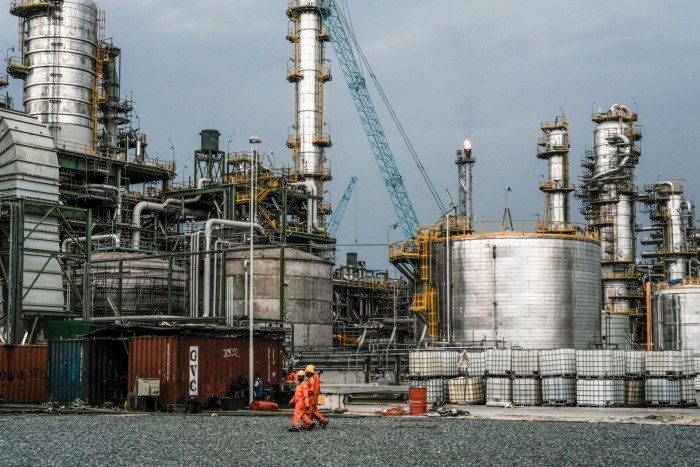 Il sito della raffineria di petrolio e dell'impianto di fertilizzanti della Dangote Industries nel distretto di Ibeju Lekki, fuori Lagos, Nigeria