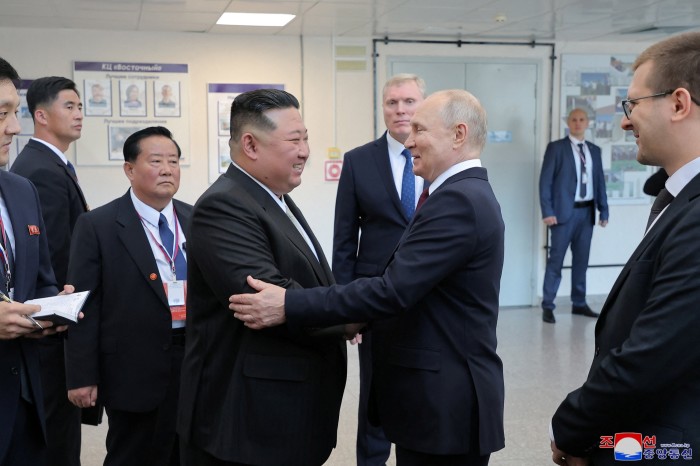 Il leader nordcoreano Kim Jong Un incontra il presidente russo Vladimir Putin