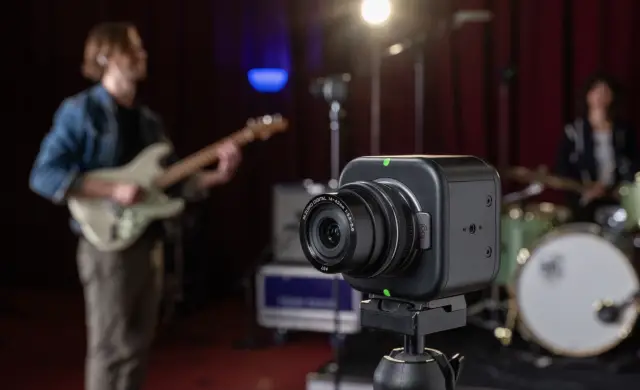 La nuova videocamera per streaming da $ 999 di Logitech è dotata di Wi-Fi, 4K e connettività per smartphone