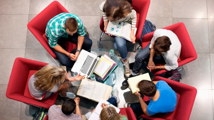 Gli educatori avvertono che l’intelligenza artificiale deve essere un aiuto didattico, non un imbroglio