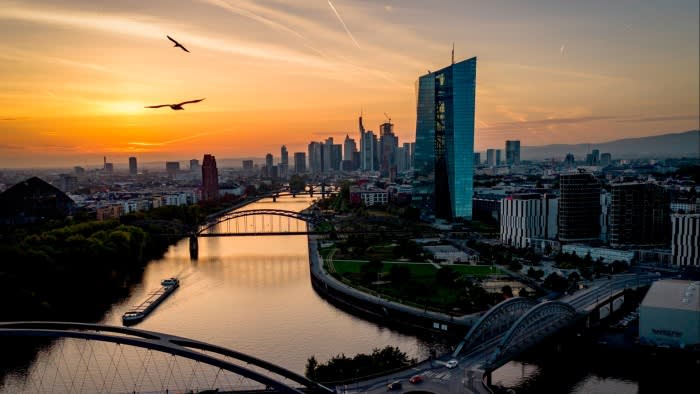 Gli elevati livelli di debito mettono l’Europa a rischio di “shock avversi”, avverte la BCE