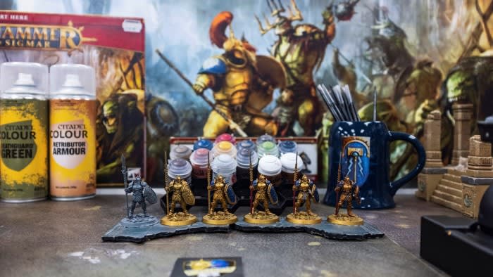 I capi del gruppo Yu abbandonano le azioni