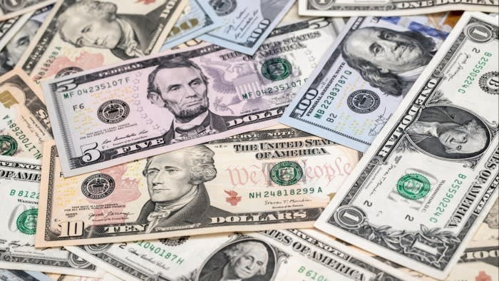 Il rally del dollaro vacilla mentre il calo dell’inflazione alimenta le speranze di tagli dei tassi