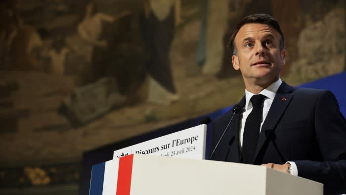 La Francia perde fiducia in Macron