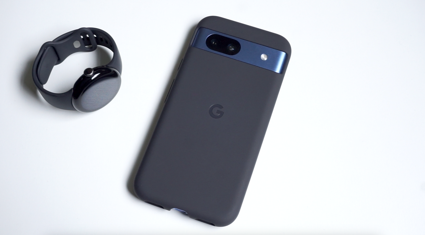 La custodia ufficiale di Google per Pixel 8a è davvero carina