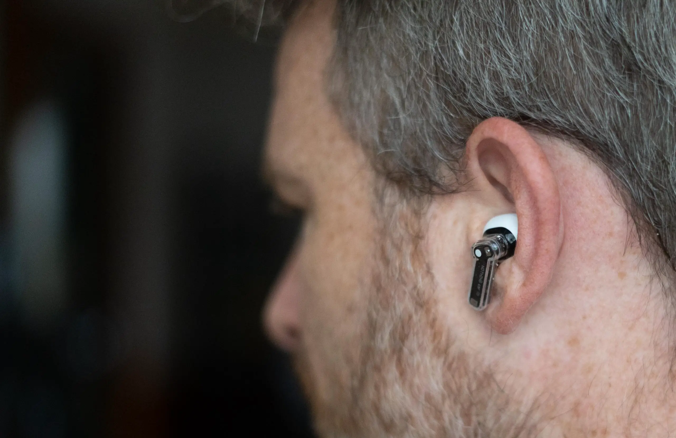 Niente anticipa l'arrivo di ChatGPT per i suoi prodotti audio