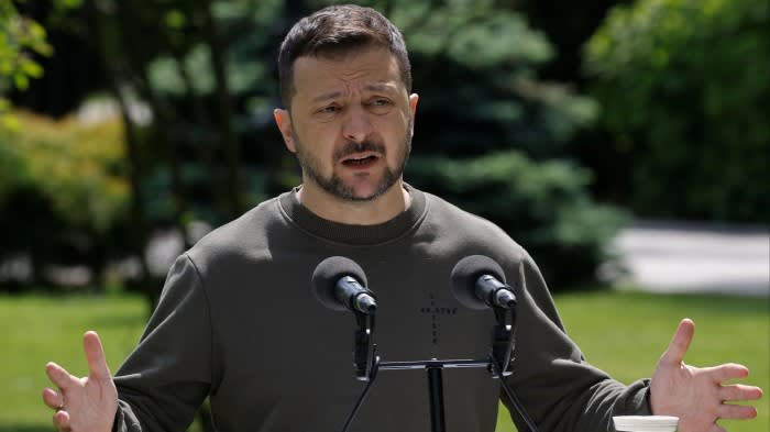 Volodymyr Zelenskyy cancella le visite all'estero nel mezzo dell'offensiva russa