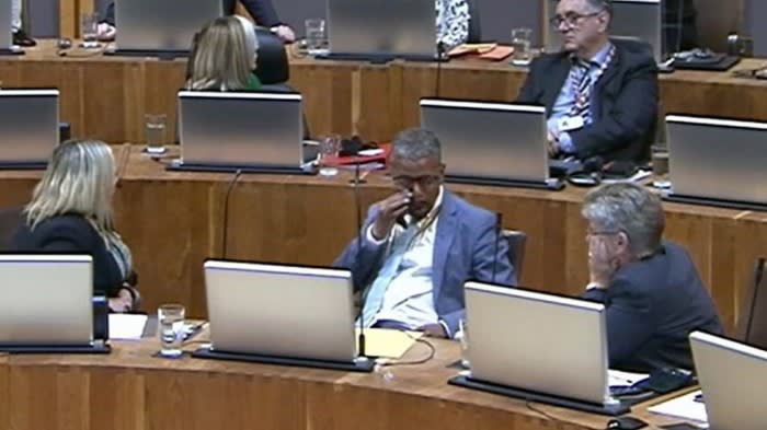 Il primo ministro gallese Vaughan Gething perde la mozione di sfiducia