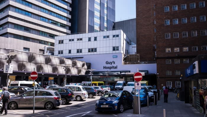 NHS England indaga sulla fuga di dati dopo un attacco informatico al fornitore di esami del sangue Synnovis