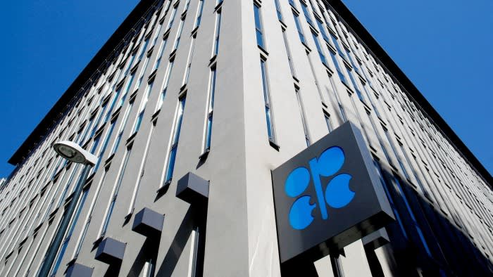 Riyadh convoca i ministri dell’Energia mentre l’Opec+ valuta l’obiettivo a sorpresa per il 2025