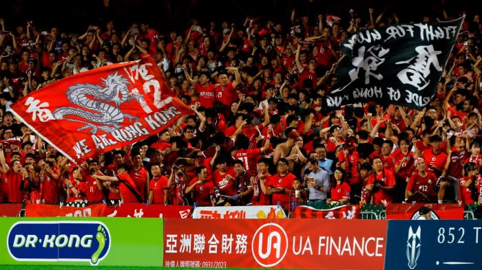 Tifosi di calcio di Hong Kong arrestati per "insulto" all'inno nazionale