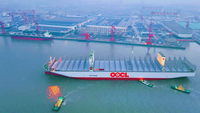 I mercati azionari cinesi calano mentre le compagnie di navigazione vendono