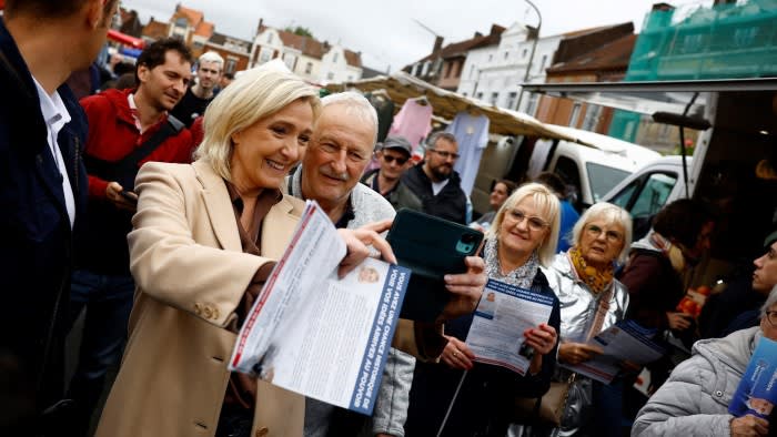 L'impasse politica della Francia minaccia un decennio di solido progresso economico