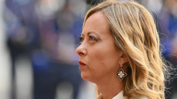 L'italiana Giorgia Meloni visita la Cina per riallacciare i rapporti