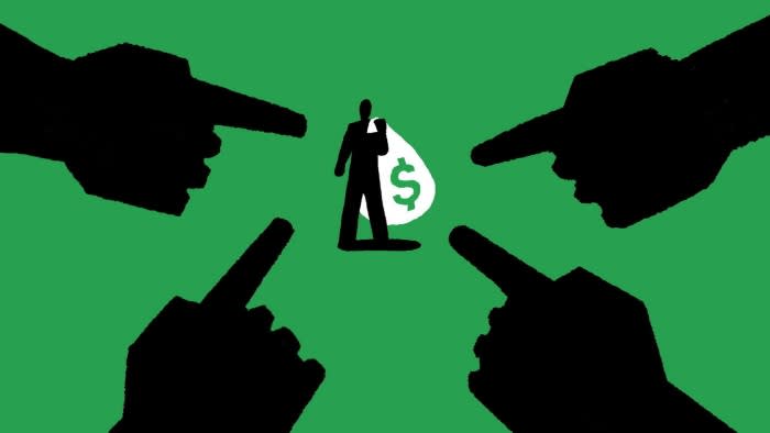 Smettete di adorare i piedi dei ricchi