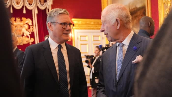 Starmer intende presentare il disegno di legge sull'intelligenza artificiale nel discorso del re