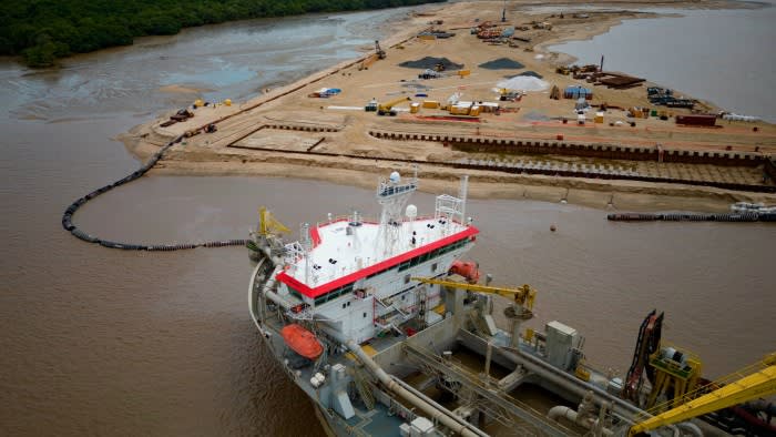 ExxonMobil e Chevron approfondiscono la frattura sul redditizio progetto in Guyana