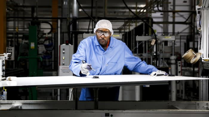 Gli avvoltoi del settore solare volteggiano sui resti di SunPower