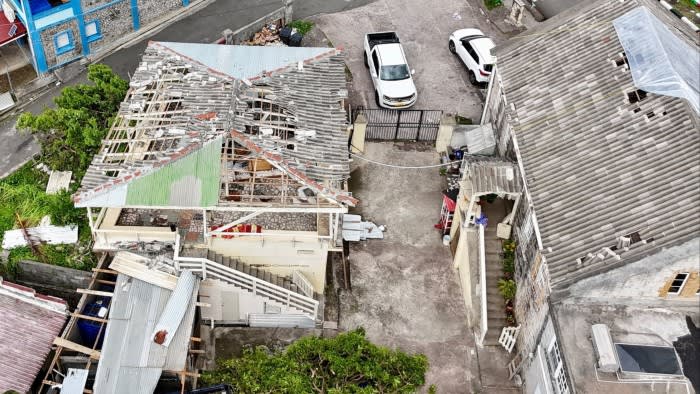 Grenada attiva la "clausola uragano" per sospendere i pagamenti obbligazionari