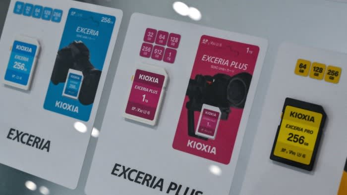 Il produttore di chip giapponese Kioxia presenta la domanda per la più grande IPO dell'anno a Tokyo
