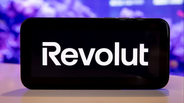 Revolut comunica al personale che sta lanciando una vendita di azioni con una valutazione di 45 miliardi di dollari