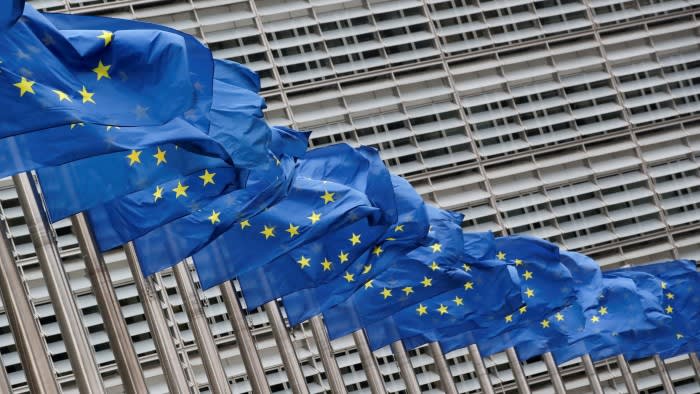 Gli esperti affermano che l'UE dovrebbe raddoppiare il bilancio e tagliare i sussidi all'agricoltura