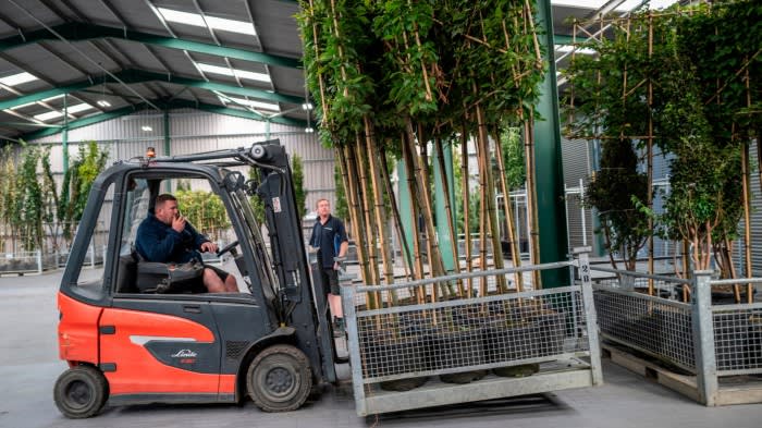 I commercianti del Regno Unito hanno istituito i propri "punti di ispezione" per le merci dell'UE per affrontare il caos della Brexit