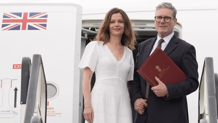 Il partito laburista nega la questione della "trasparenza" dopo la donazione di vestiti alla moglie di Starmer